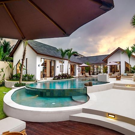 Villa Crystal Lagoon By Balisuperhost Убуд Екстериор снимка